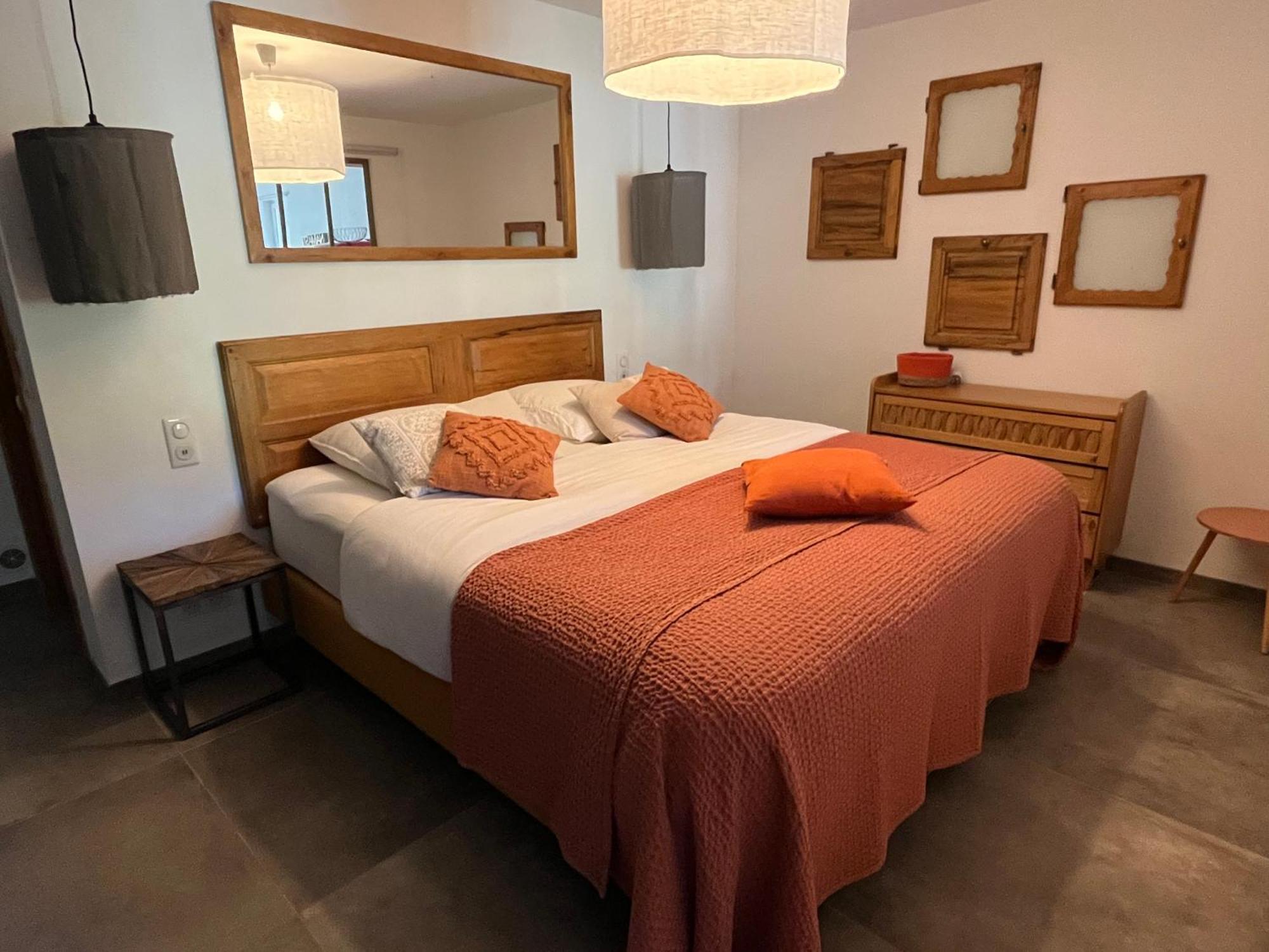 Hestia Bed & Breakfast Robion en Luberon Bagian luar foto