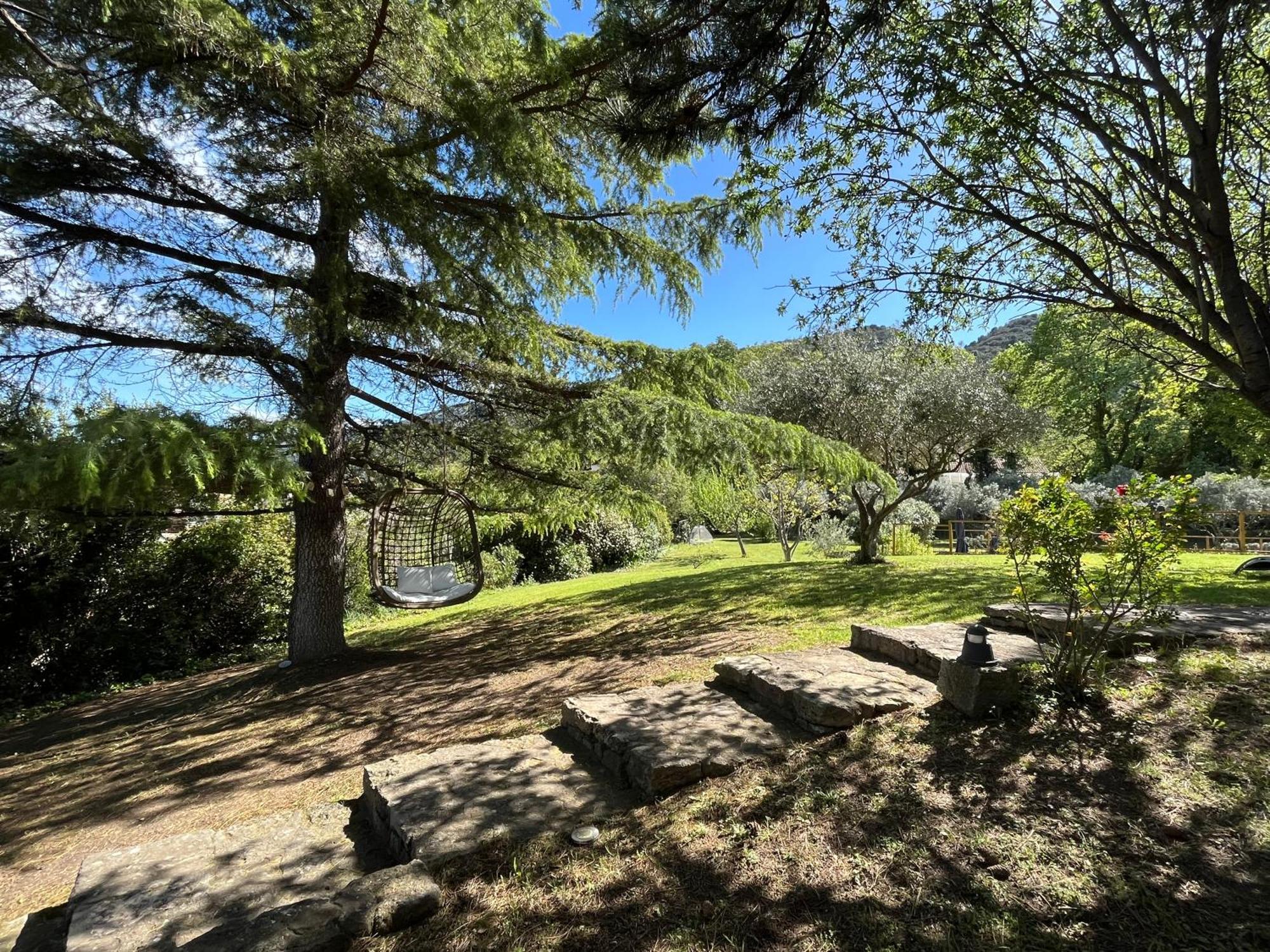 Hestia Bed & Breakfast Robion en Luberon Bagian luar foto