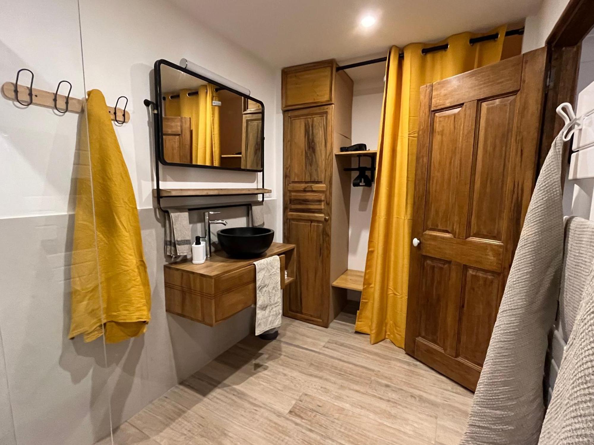 Hestia Bed & Breakfast Robion en Luberon Bagian luar foto