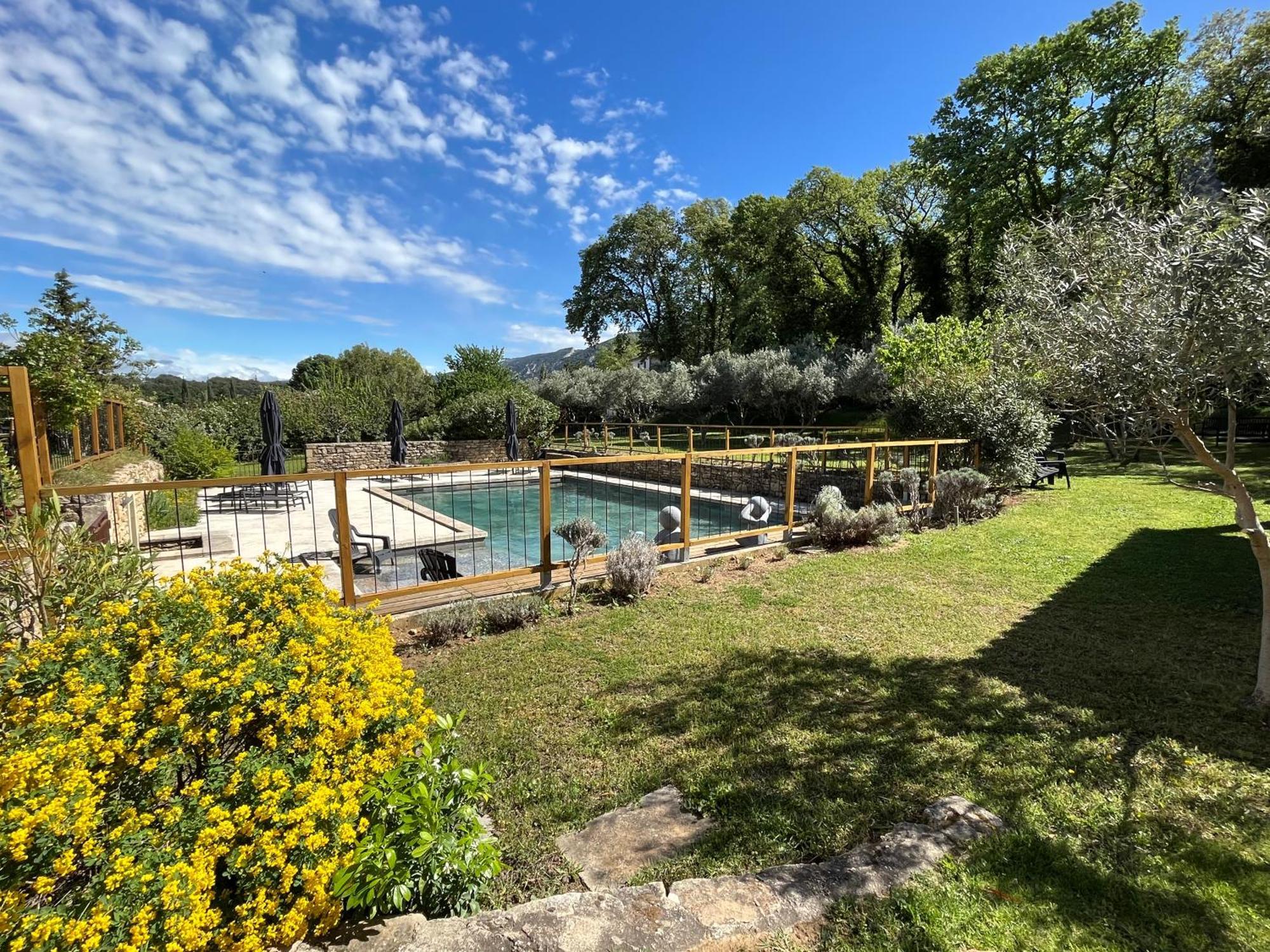 Hestia Bed & Breakfast Robion en Luberon Bagian luar foto
